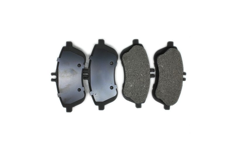 0074205520 Semi-Metallic Brake Pads for Passenger Cars Auto Brake Pads
